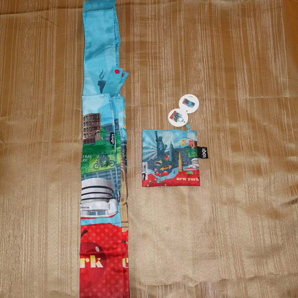 Loqi New York Reusable Bag with Carrying Pouch - Picture 2 of 7